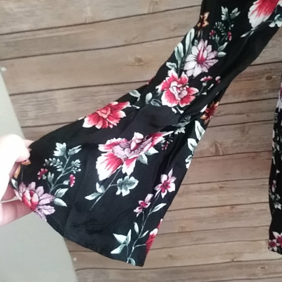 🎈Sale🎈Forever 21 Cold Shoulder Dress Size Small - Picture 4 of 7